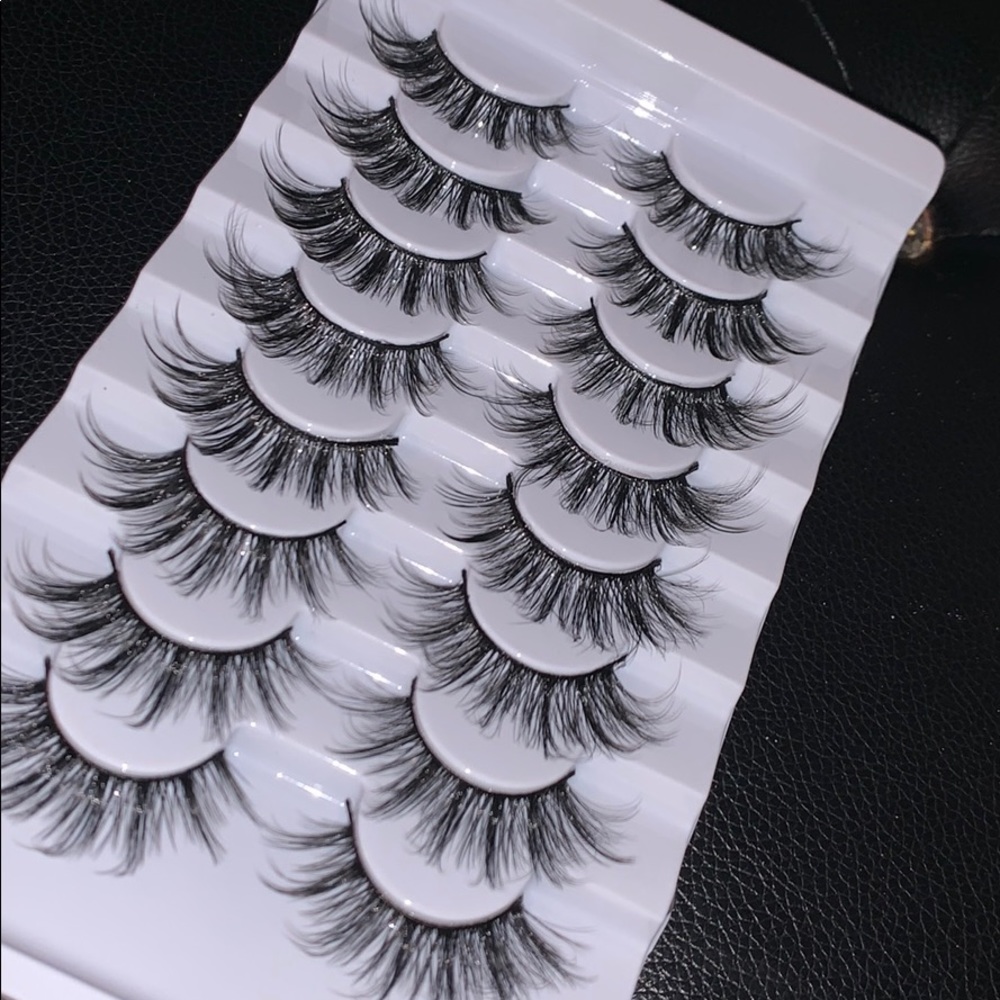 Lashes - Picture 3 of 3